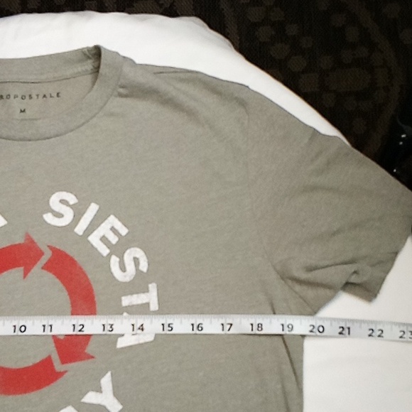 3/$25 Aeropostale Novelty T-Shirt Size Medium - Picture 3 of 7